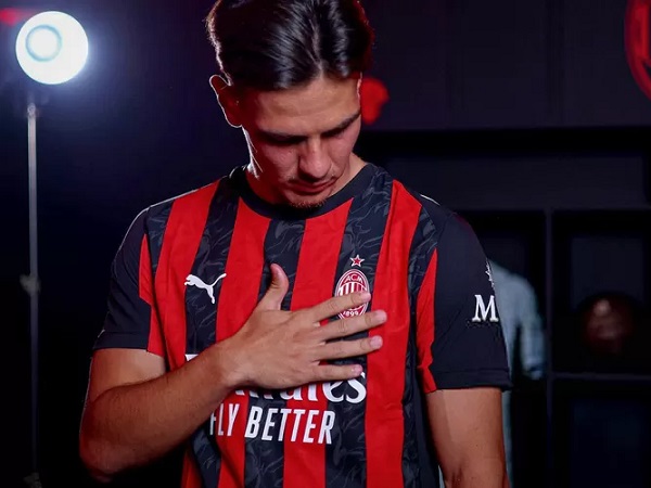 Resmi Gabung AC Milan, Ardon Jashari Dapat Kontrak Jangka Panjang